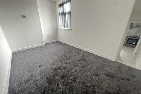 3 bedroom flat to rent, Kimberley Road, Leicester, LE2