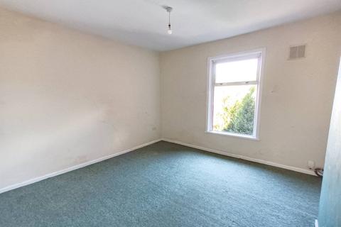 2 bedroom terraced house to rent, Whalley New Road, Blackburn BB1