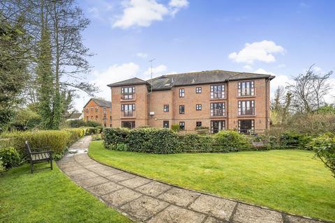 2 bedroom flat for sale, Overton, Basingstoke, Hampshire, RG25 3JE