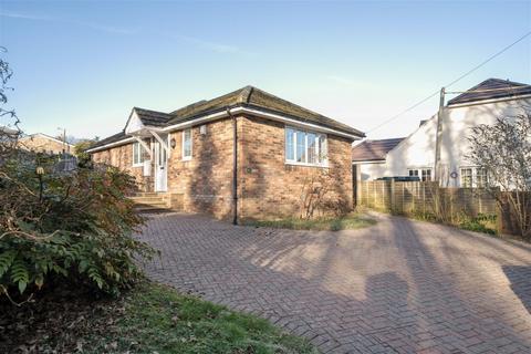18a Copse Road, Overton, Basingstoke, RG25 3JL
