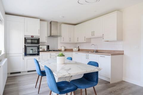44 Apple Dell View, Overton, Basingstoke, RG25 3NT