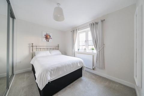 44 Apple Dell View, Overton, Basingstoke, RG25 3NT