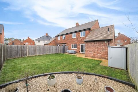 44 Apple Dell View, Overton, Basingstoke, RG25 3NT