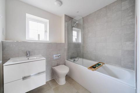 44 Apple Dell View, Overton, Basingstoke, RG25 3NT