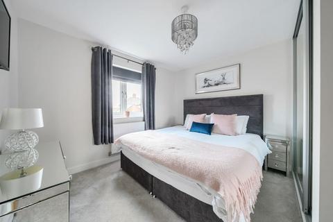 44 Apple Dell View, Overton, Basingstoke, RG25 3NT