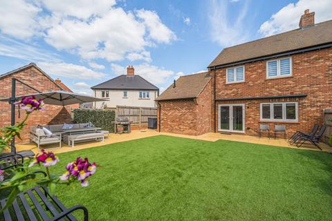3 bedroom semi-detached house for sale, Apple Dell View, Overton,