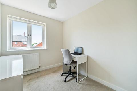 42 Apple Dell View, Overton, Basingstoke, RG25 3NT