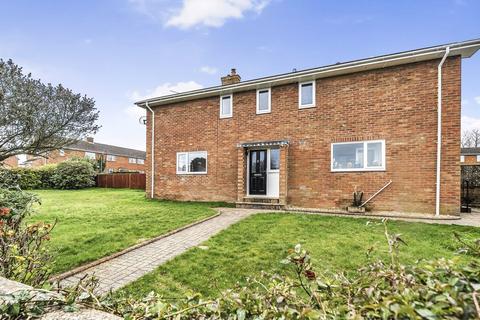 56 Crawts Road, Overton, Basingstoke, RG25 3LP