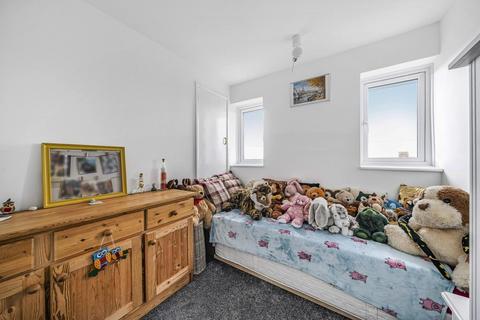 56 Crawts Road, Overton, Basingstoke, RG25 3LP