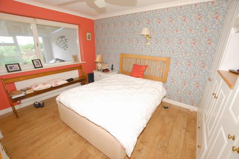 10 Corunna Close, Hythe, CT21 5EA
