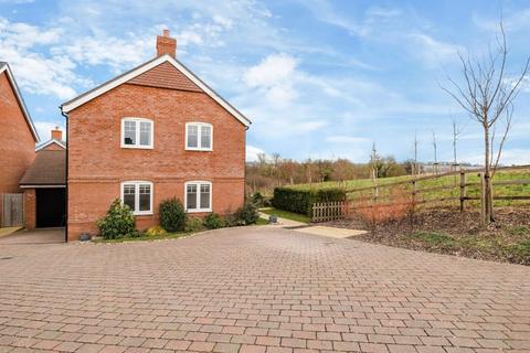 9 Edneys Walk, Overton, Basingstoke, RG25 3FB