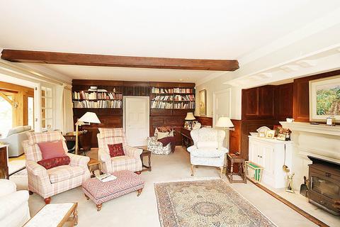4 bedroom detached house for sale, Pangbourne, Berkshire - Once the home of Wind in The Willows author Kenneth Grahame