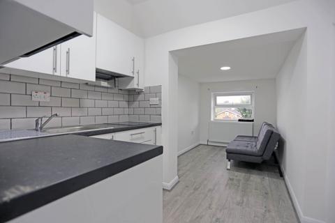 2 bedroom flat to rent, Marston Ave, Dagenham