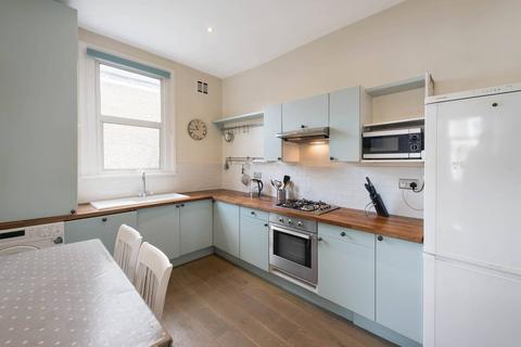 3 bedroom maisonette to rent, Sudbourne Road, Brixton, London, SW2