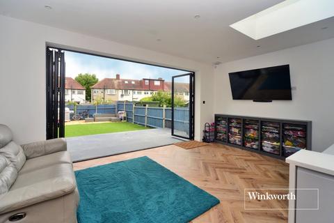 3 bedroom terraced house for sale, Wentworth Close, Morden, SM4