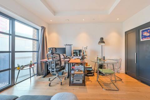 Studio to rent, Amelia House, London City Island, Tower Hamlets, London, E14