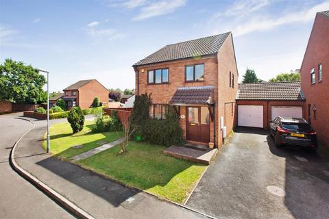 4 bedroom semi-detached house to rent, Badgers Close, Bishops Hull, Taunton, Somerset, TA1