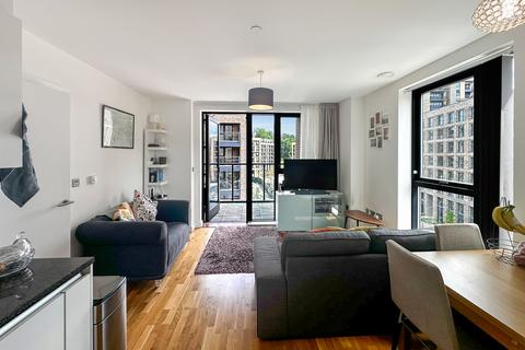 2 bedroom flat for sale, Larkwood Avenue, London, SE10