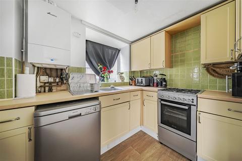1 bedroom flat for sale, Winchester Street, Whitchurch,