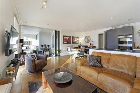 3 bedroom flat for sale, Grove Lane, London, SE5