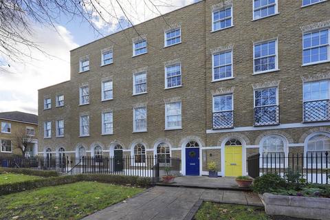 3 bedroom flat for sale, Grove Lane, London, SE5