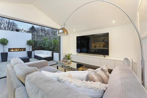 2 bedroom flat for sale, Medfield Street, London, SW15