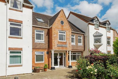 2 bedroom flat for sale, Mulberry Mead, Whitchurch, Hampshire, RG28 7BE