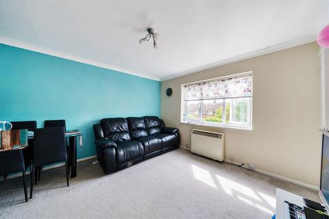 2 bedroom flat for sale, Crossways, Whitchurch, RG28 7EP