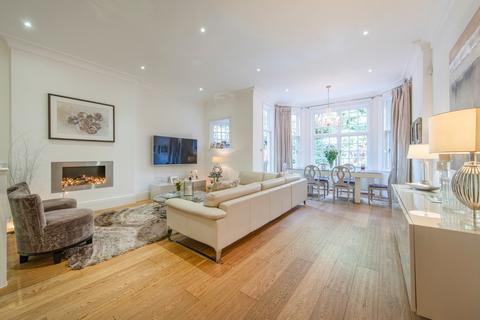 4 bedroom apartment for sale, Bracknell Gardens, London, NW3