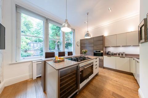 4 bedroom apartment for sale, Bracknell Gardens, London, NW3