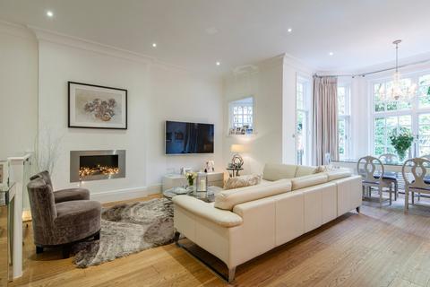 4 bedroom apartment for sale, Bracknell Gardens, London, NW3