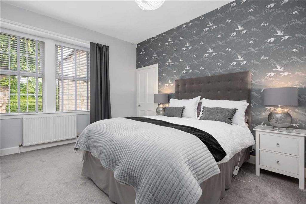 Principal bedroom