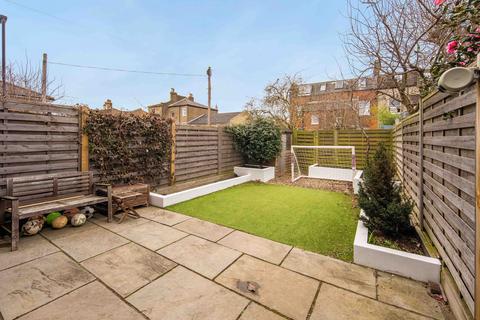 19 Ravenswood Road, London, E17 9LY