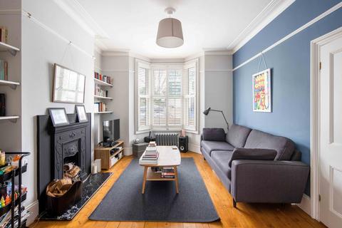 19 Ravenswood Road, London, E17 9LY