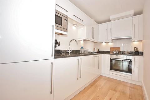 1 bedroom apartment to rent, Chiswick High Road, London, W4