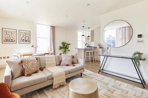 2 bedroom flat for sale, Atheldene Road, London, SW18