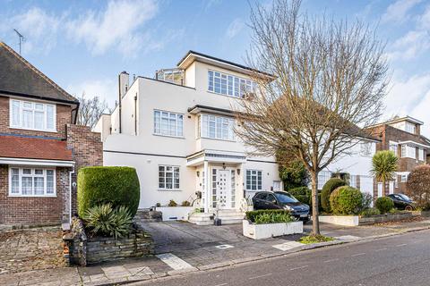 11a The Ridings, London, W5 3BT