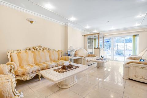 11a The Ridings, London, W5 3BT