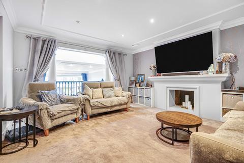 11a The Ridings, London, W5 3BT