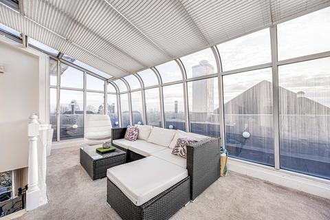 11a The Ridings, London, W5 3BT