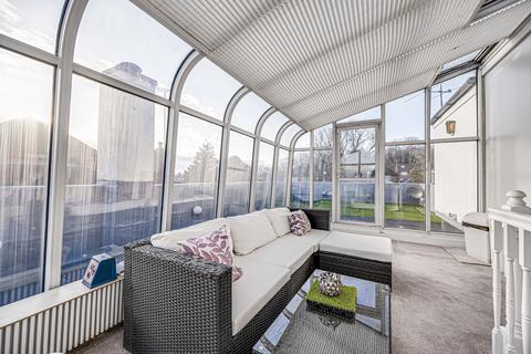 11a The Ridings, London, W5 3BT