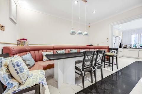 11a The Ridings, London, W5 3BT