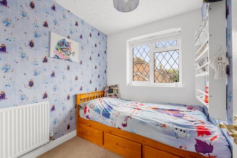 28 Alberta Drive, Smallfield, Horley, RH6 9QU