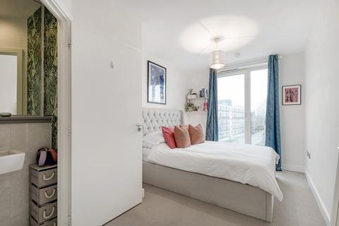 2 bedroom flat for sale, Lovelace Street, London, E8