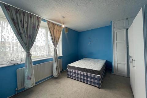 4 bedroom terraced house to rent, Watford, WD19 6YN, WD19
