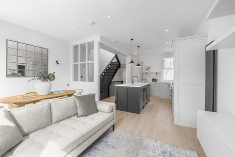 3 bedroom flat for sale, Lindrop Street, London, SW6