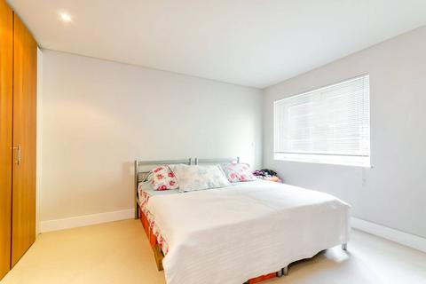 2 bedroom flat for sale, Marina Place, Hampton Wick, Kingston upon Thames, KT1