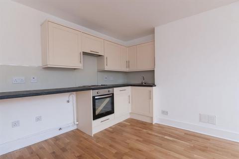 2 bedroom flat to rent, Cheriton Road, Folkestone, CT20