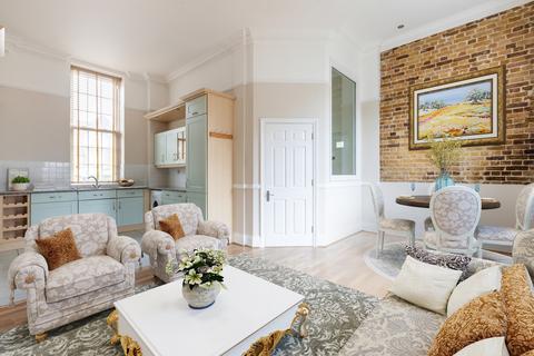 13 Brigade Place, Caterham, CR3 5ZU
