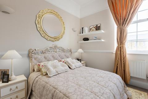 13 Brigade Place, Caterham, CR3 5ZU